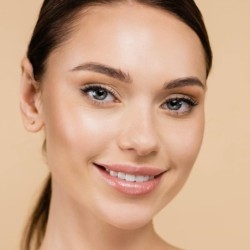 Lotus Makeup Proedit Silk Touch Glow Strobe Moisturizer Cream - Gold